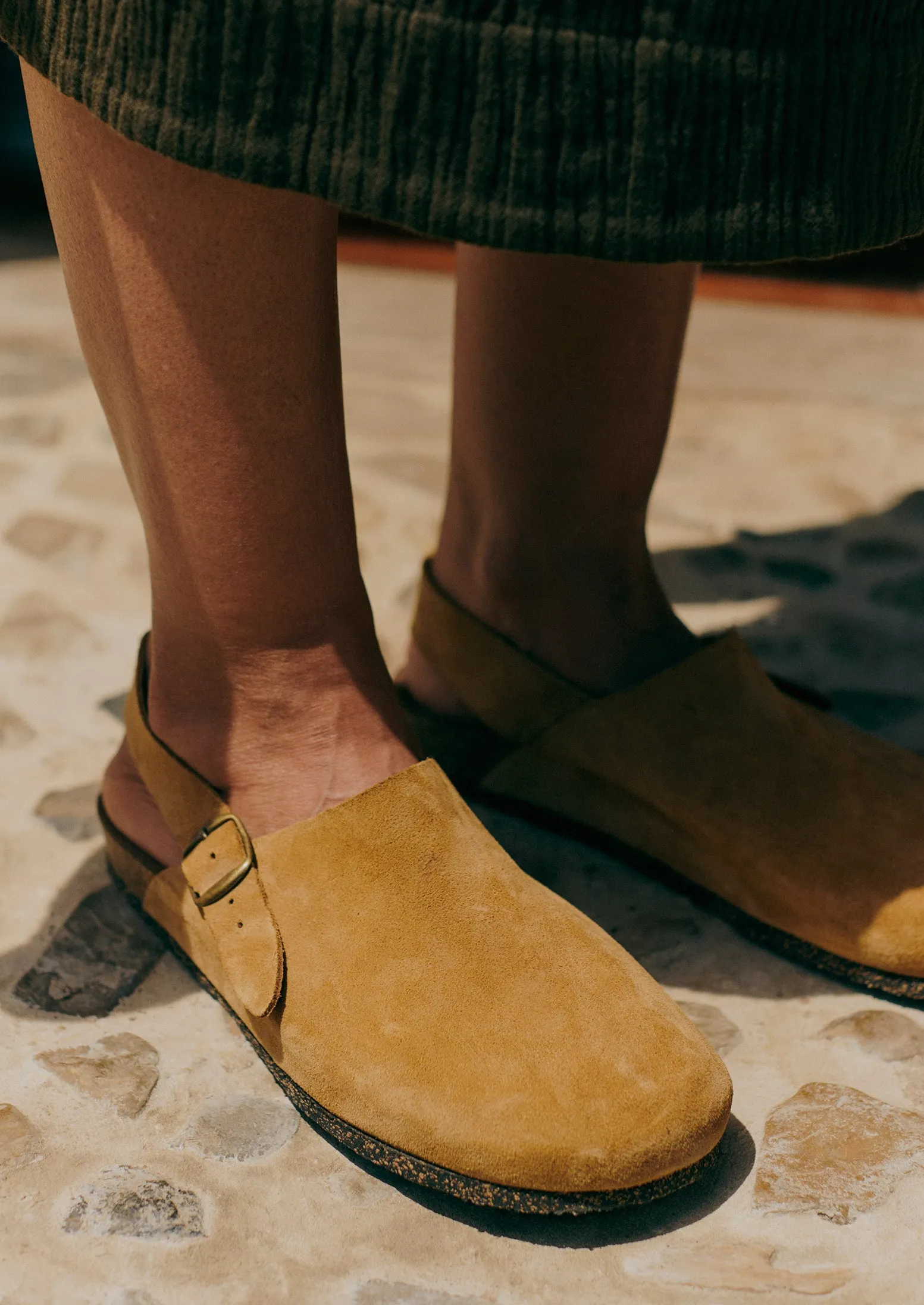 Bosabo Suede Clogs | Tan